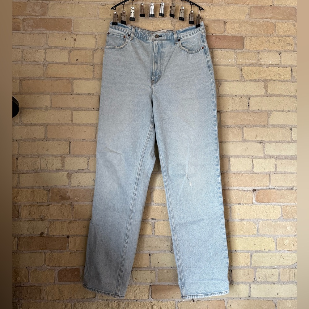 Abercrombie & Fitch 90’s Straight Leg Ultra High Rise Jeans